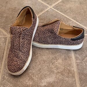 Universal Threads Leopard Print Slip-On Sneakers women’s size 10